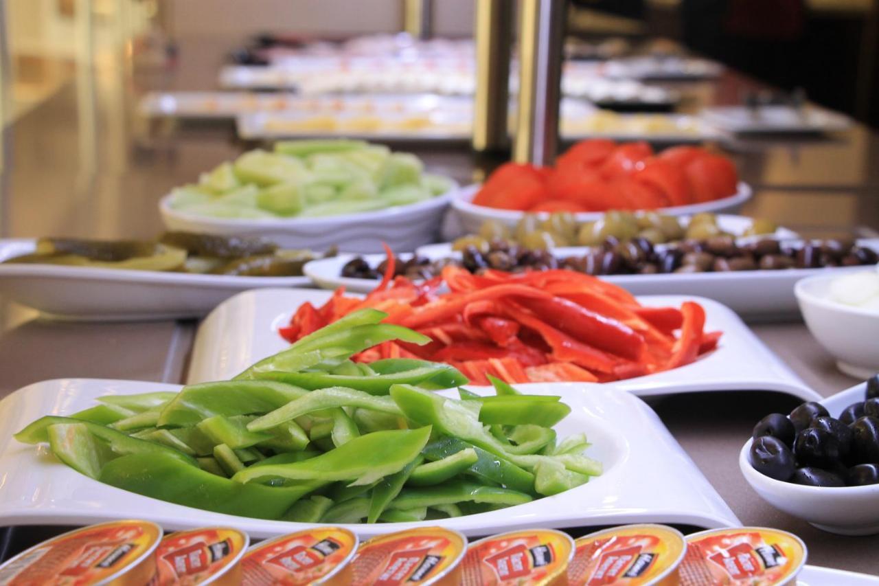 Grand Hotel Pomorie - Medical Spa Extérieur photo A salad bar