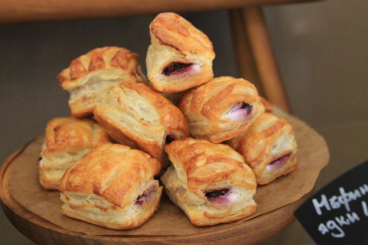 Grand Hotel Pomorie - Medical Spa Extérieur photo A selection of ham and cheese croissants