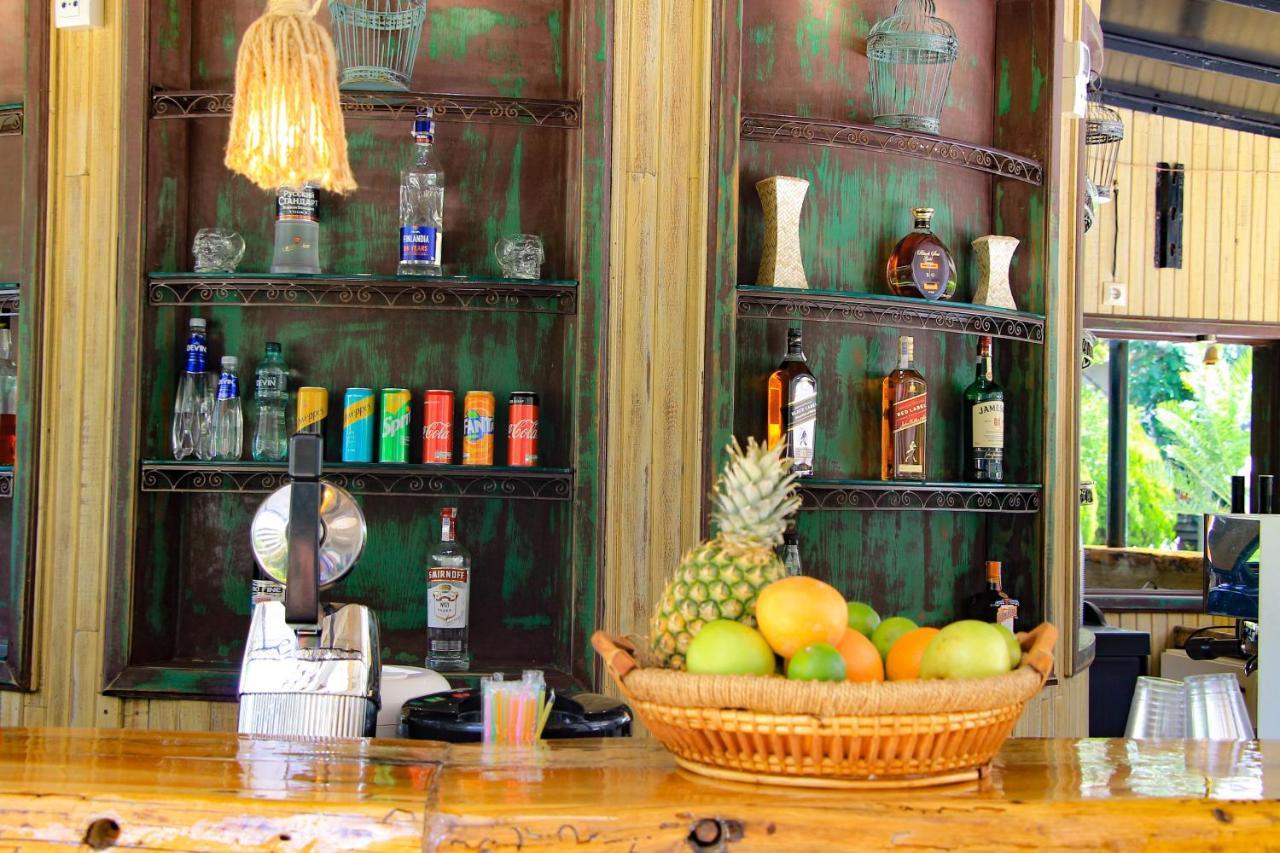 Grand Hotel Pomorie - Medical Spa Extérieur photo A bar in a hotel