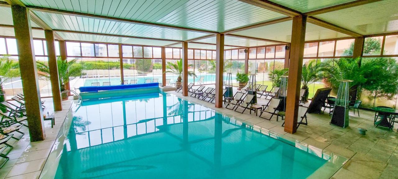 Grand Hotel Pomorie - Medical Spa Extérieur photo Indoor pool at the hotel